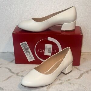 Journee Collection Saar II Pumps White Vegan Leather Block Heel Size 8.5 Wide